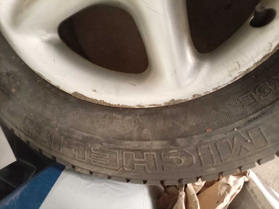Алуминиева джанта с гума 1 бр. 15ка