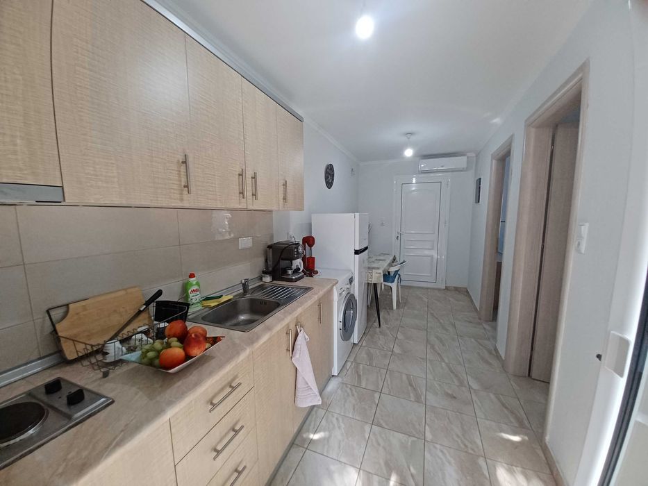 Продава къща с 3 апартамента 105м2 с гледка море в Аспровалта, Гърция