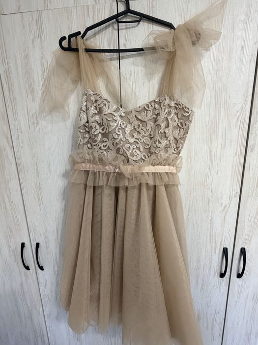 Бежова рокля  Christine fashion