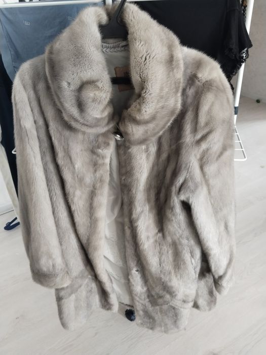 Шуба серого цвета