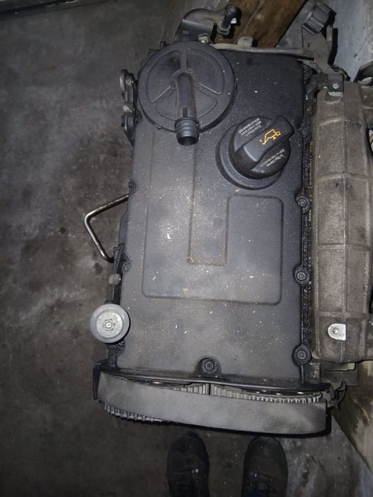Vând piese motor VW Passat 2.0 Diesel 2006