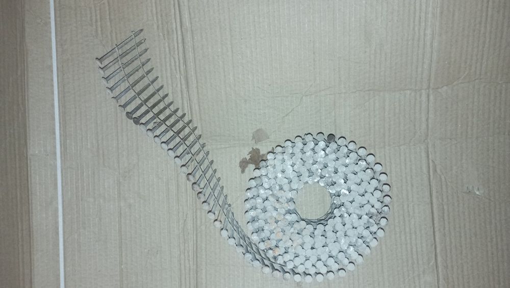 Pistol cuie rola pneumatic