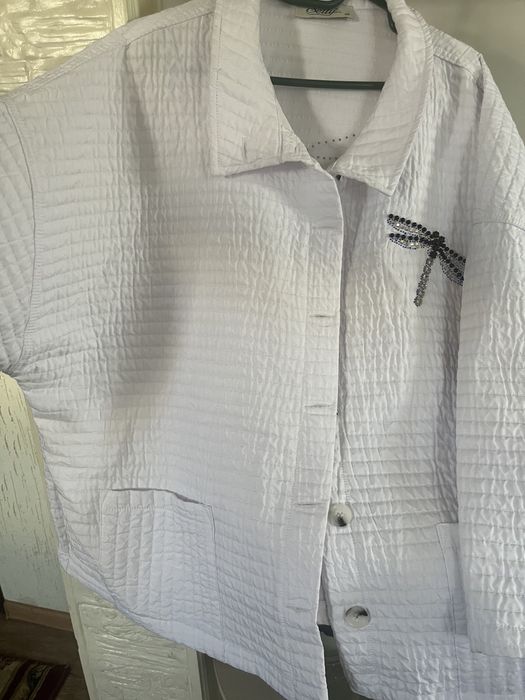 Куртка легкая стильная 54-58