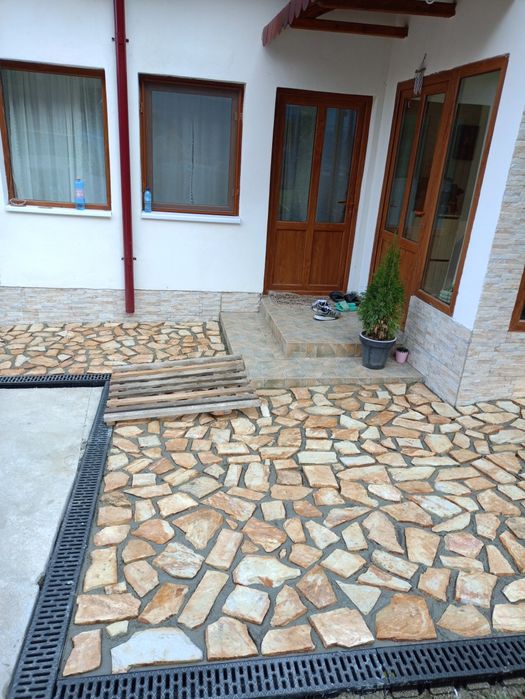 Piatră naturală placat