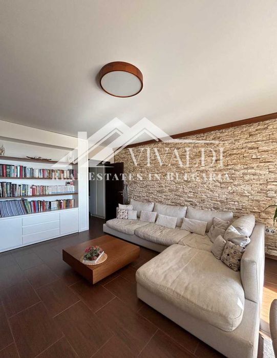 Продава се Тристаен апартамент в Варна, Център - 95 кв.м за 1557 €/кв.м - Снимка #2