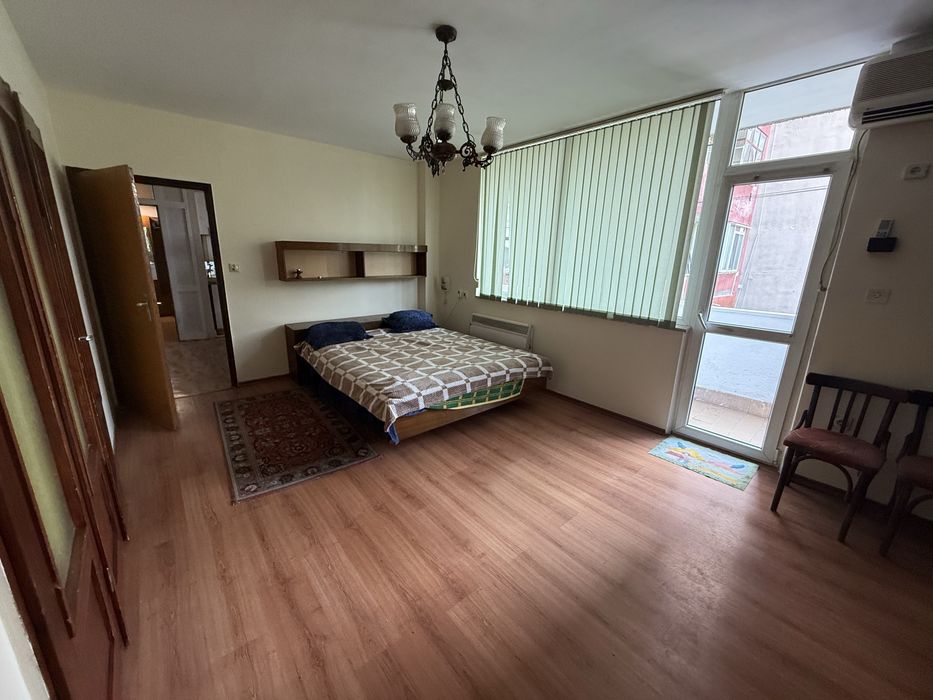 Тристаен апартамент