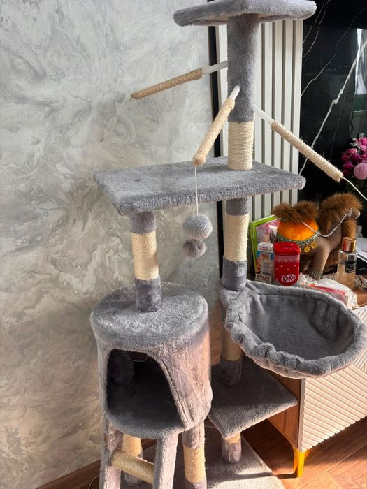 Продам домик для кошек срочно