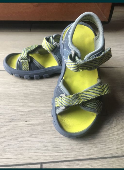 Нови детски сандали 25 , 28,5 и 28/29