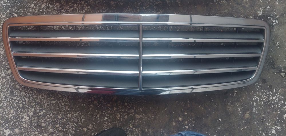 W203 face Предна редна решетка classic