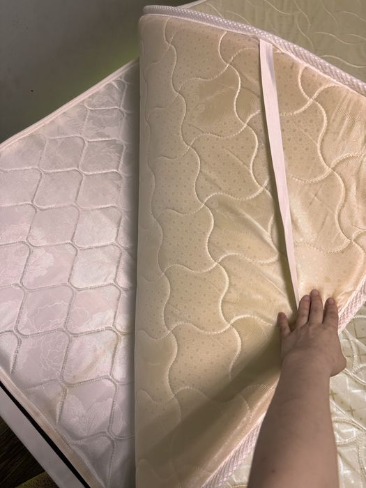 Двуспальняя кровать