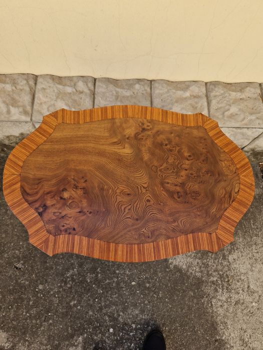 Уникална антикварна френска дървена маса с интарзия и бронз