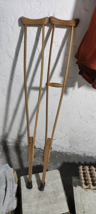 Продам детский костыли