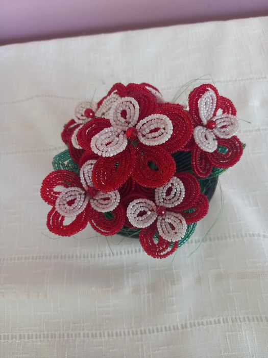 Дървета и цветя от мъниста