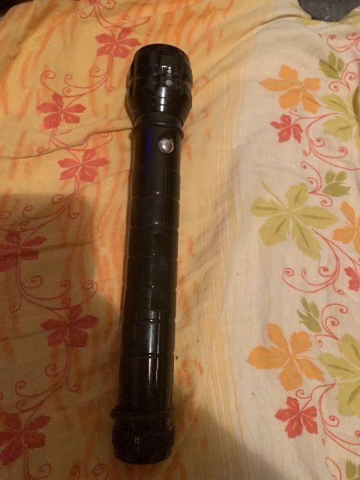 Lanterna cu reglaj 60 lei - merge cu 3 baterii R20