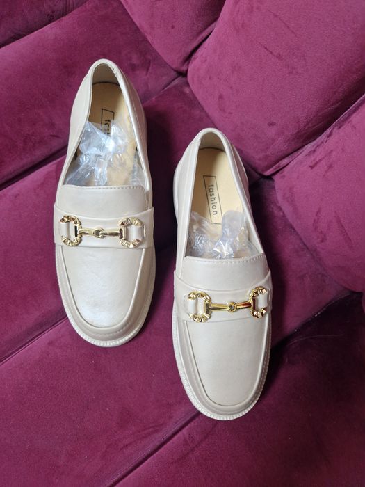 Новая резиновая женская обувь