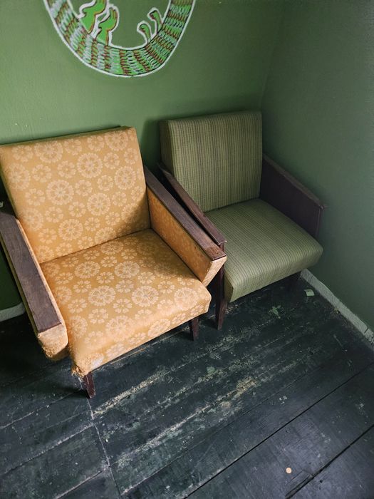 Подарявам безплатно матрак и 2 стола