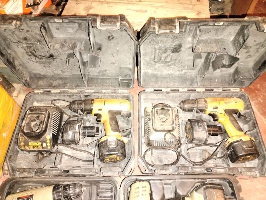 Шуруповерт  CROMN DeWalt