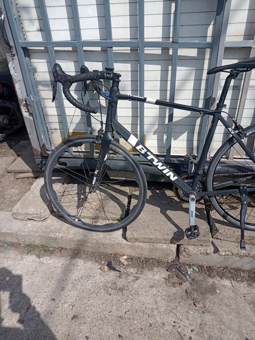 Bicicleta cursiera BTWIN triban 500