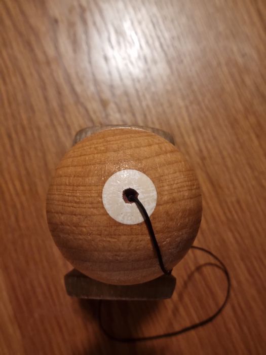 Vand Kendama semnata Adrian Vilau si Vasiu Denis