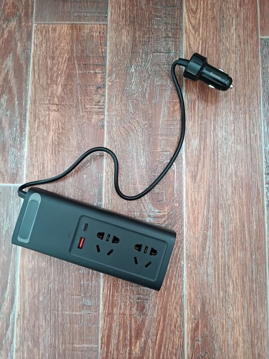 Продаю автомобильный инвертор Baseus