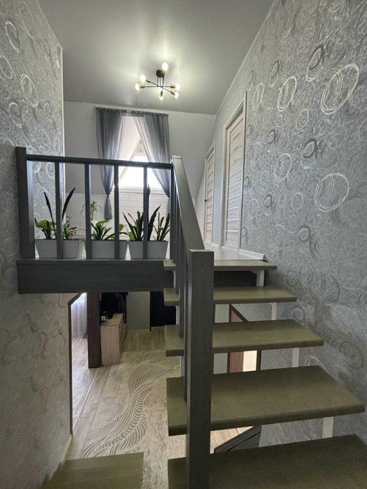 Продается новый коттедж в центре города