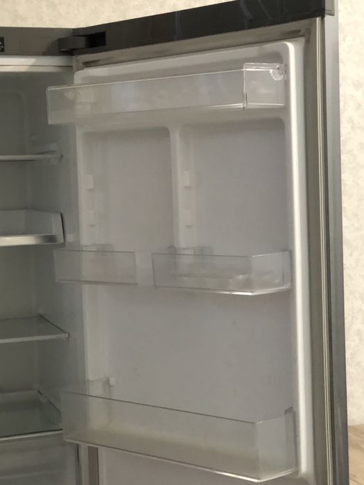 Продам Холодильник SAMSUNG