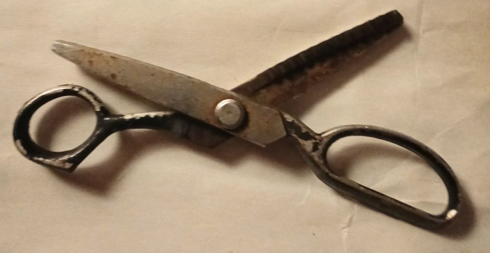 Foarfeca "zig-zag" croitorie previne destramarea L: 18 cm fara marcaje RARA