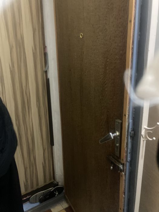 Входная железная дверь