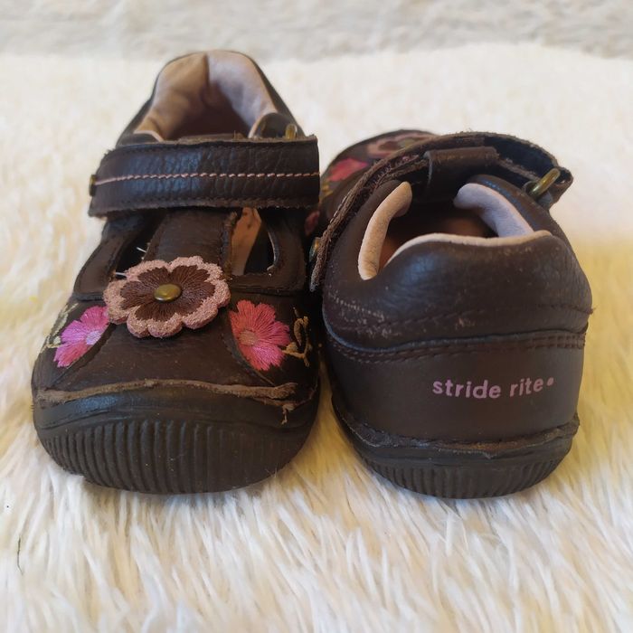 Туфли сандали  коженные на девочку. *о682