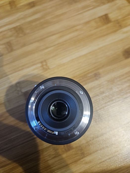 Obiectiv Canon EFS 18-135mm
