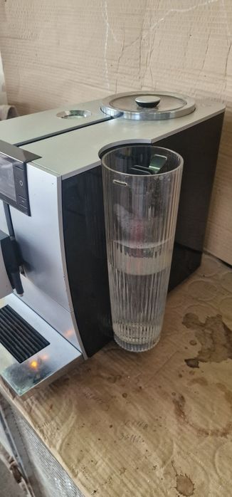 Кафеманашина Jura Ena8