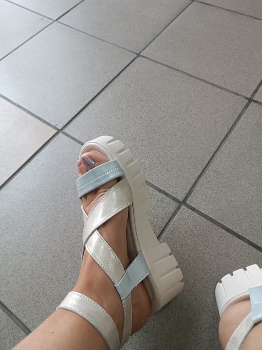 Дамски сандали на платформа