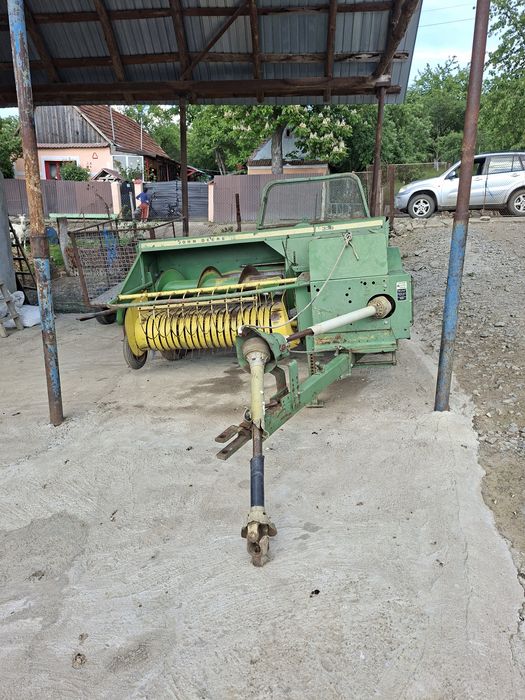 Presa John Deere 336