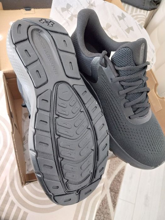 Маратонки under armour