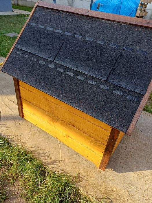 Vând cușcă câine talie medie.