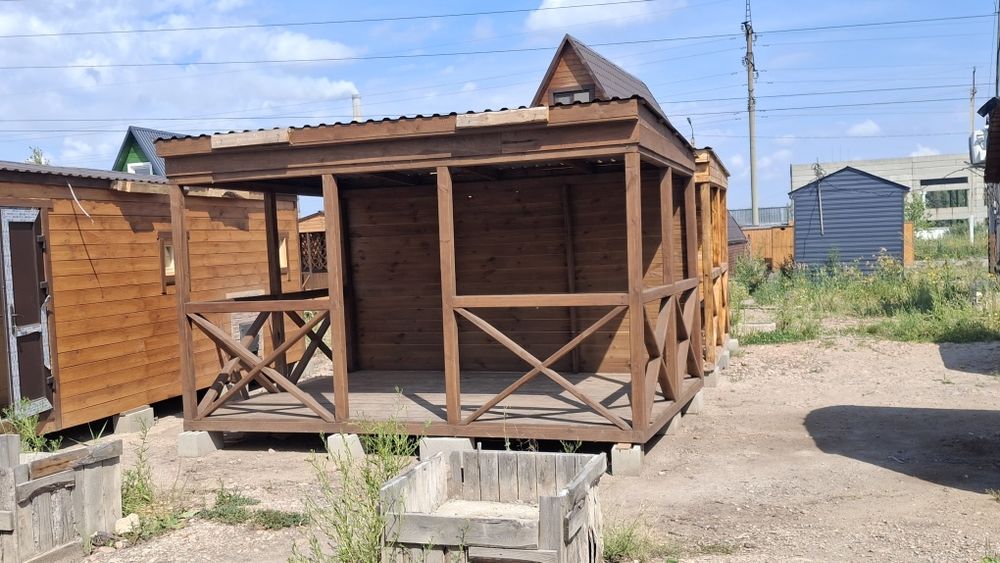Беседка из бруса и доски