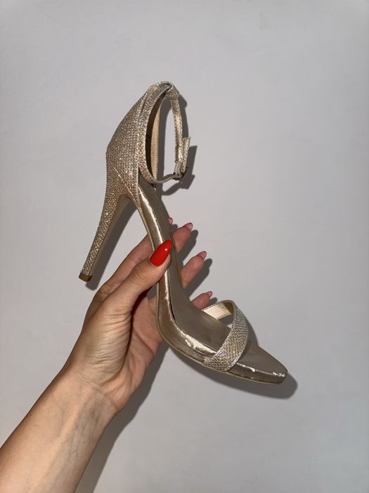 Call It Spring – Sandale cu toc înalt glitter auriu