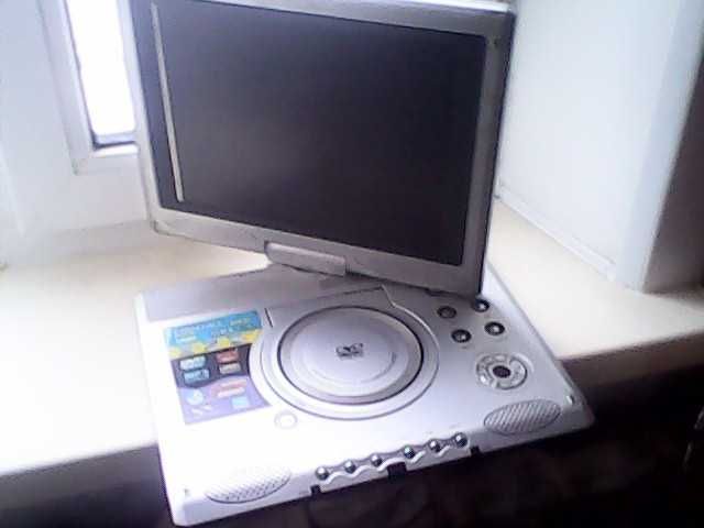 Портативный DVD плеер с экраном