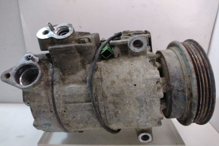 Compresor Clima 8D0260808 / GE447220-8181 Volkswagen VW Passat B5.5 (