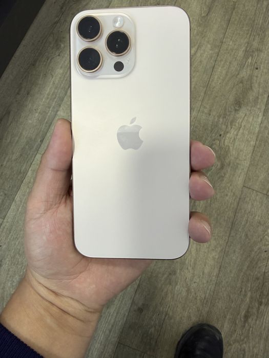 Продам 16 про мах. Память 256 гб.  Е сим. Американский