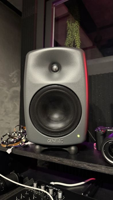 Студийные мониторы Genelec 8040