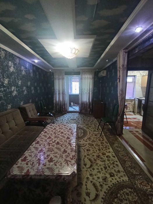 Фрунзиски Бегим магазини 4 қаватда 2 хонали квартирра сотилади.ID:1474