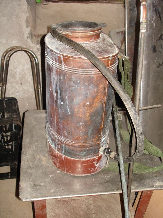 Лозарска пръскачка от медна ламарина