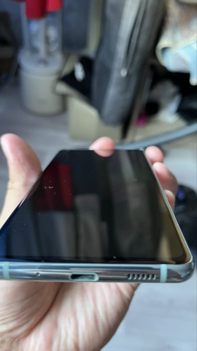 Продам смартфон самаунг с20FE samsung S20FE