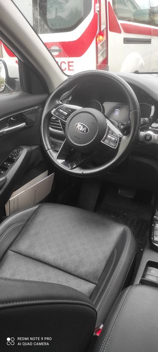 Продается своя Киа Селтос. Премиум комплектация.