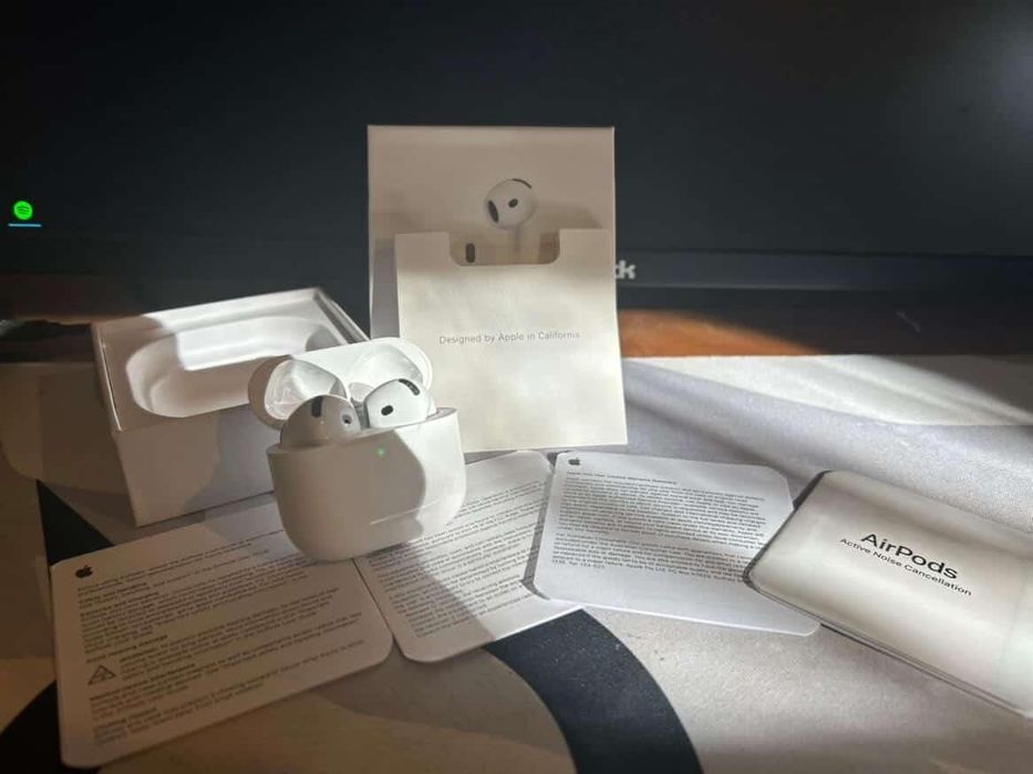 Airpods 4  noise cancelling