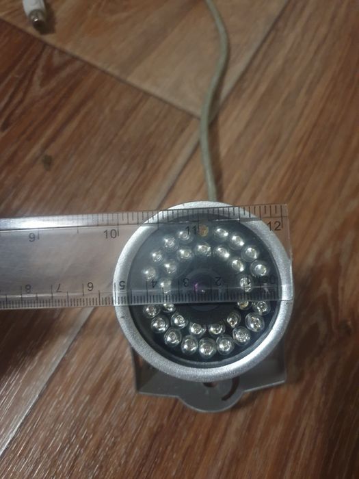 Продаются аналоговые камеры.белая 100 серебристая 100