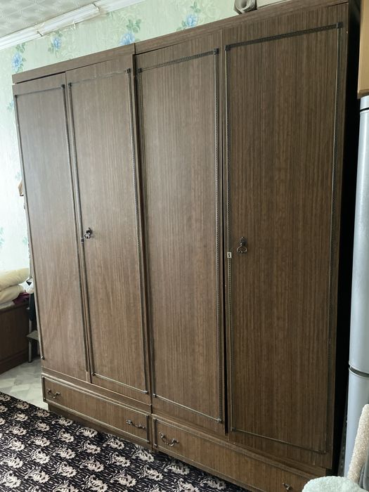 Спальный гарнитур 10.000