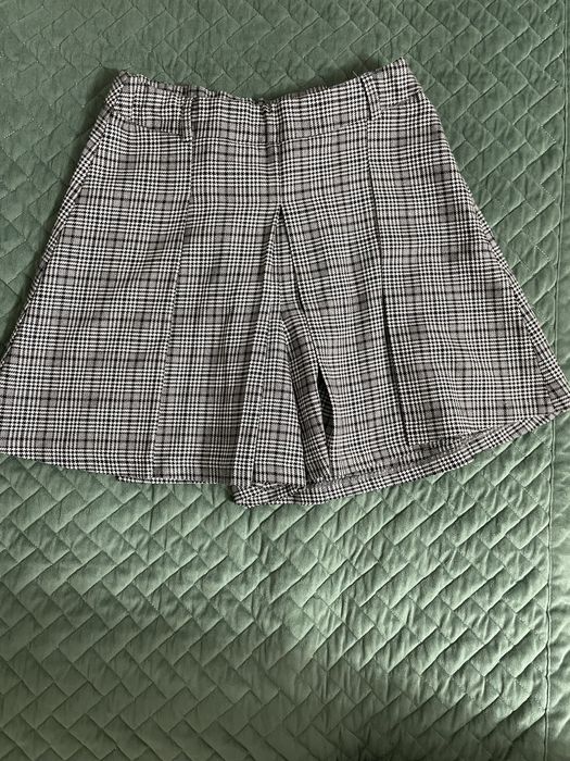 Продам джинсы и шорты на девочку