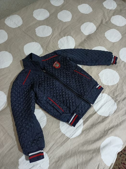 Продам куртку на мальчика